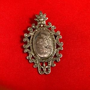 Vintage sterling silver marcassite Motherpearl cameo brooch pendant